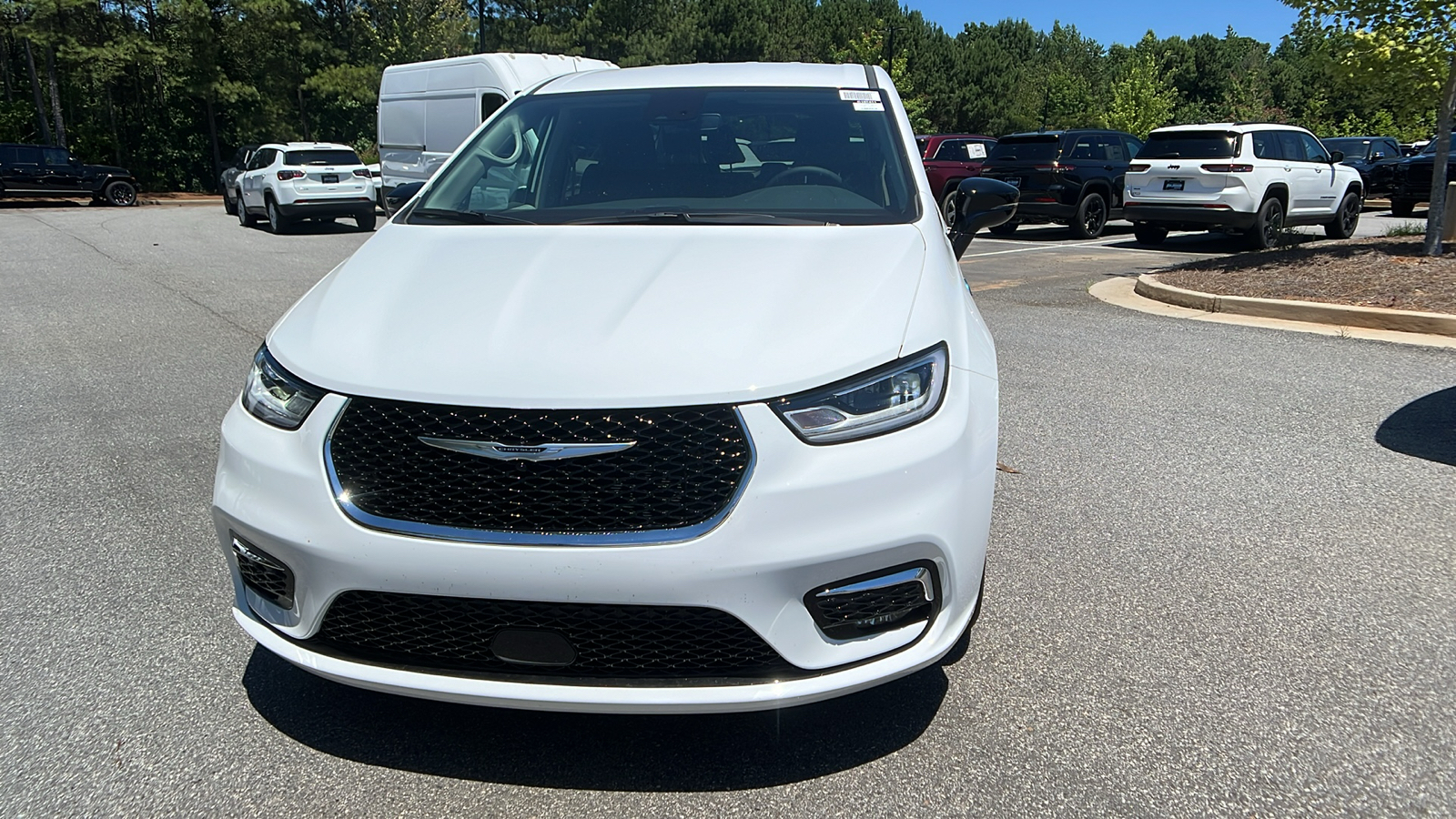 2024 Chrysler Pacifica Hybrid Select 2