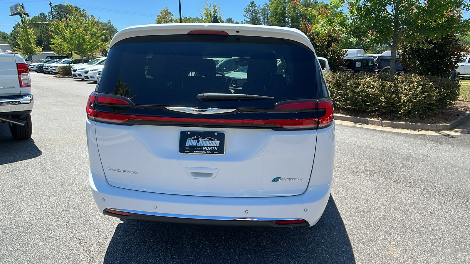 2024 Chrysler Pacifica Hybrid Select 6