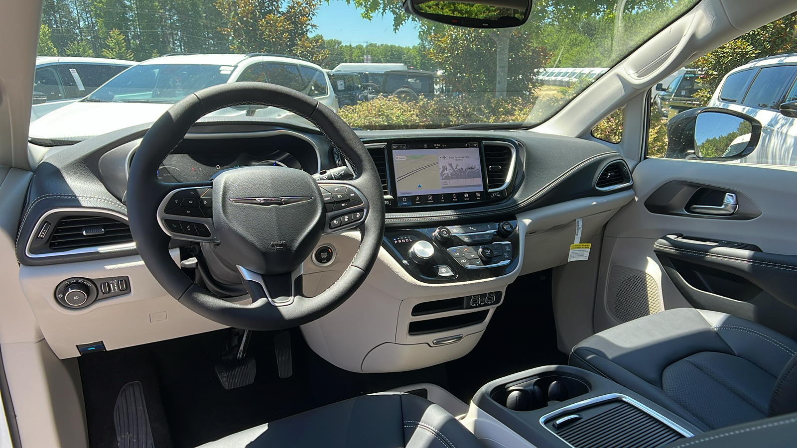 2024 Chrysler Pacifica Hybrid Select 15