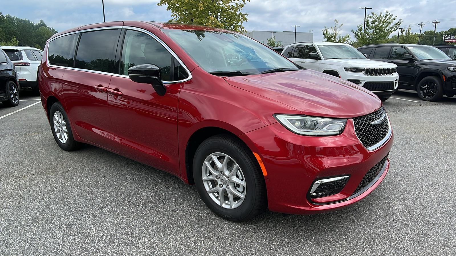 2024 Chrysler Pacifica Touring L 3