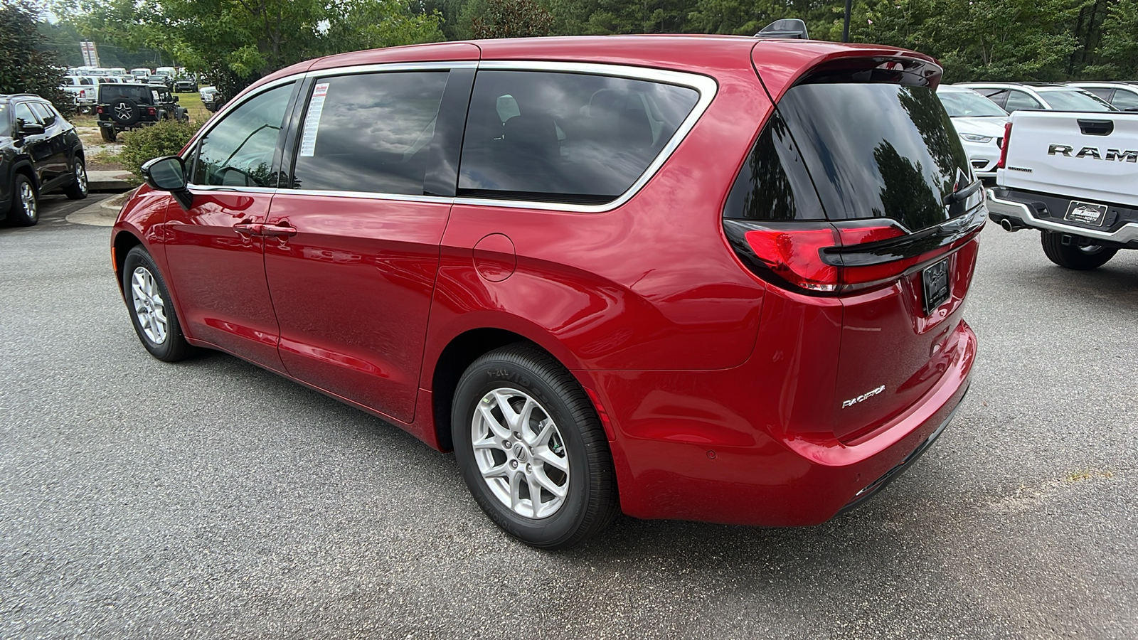 2024 Chrysler Pacifica Touring L 7