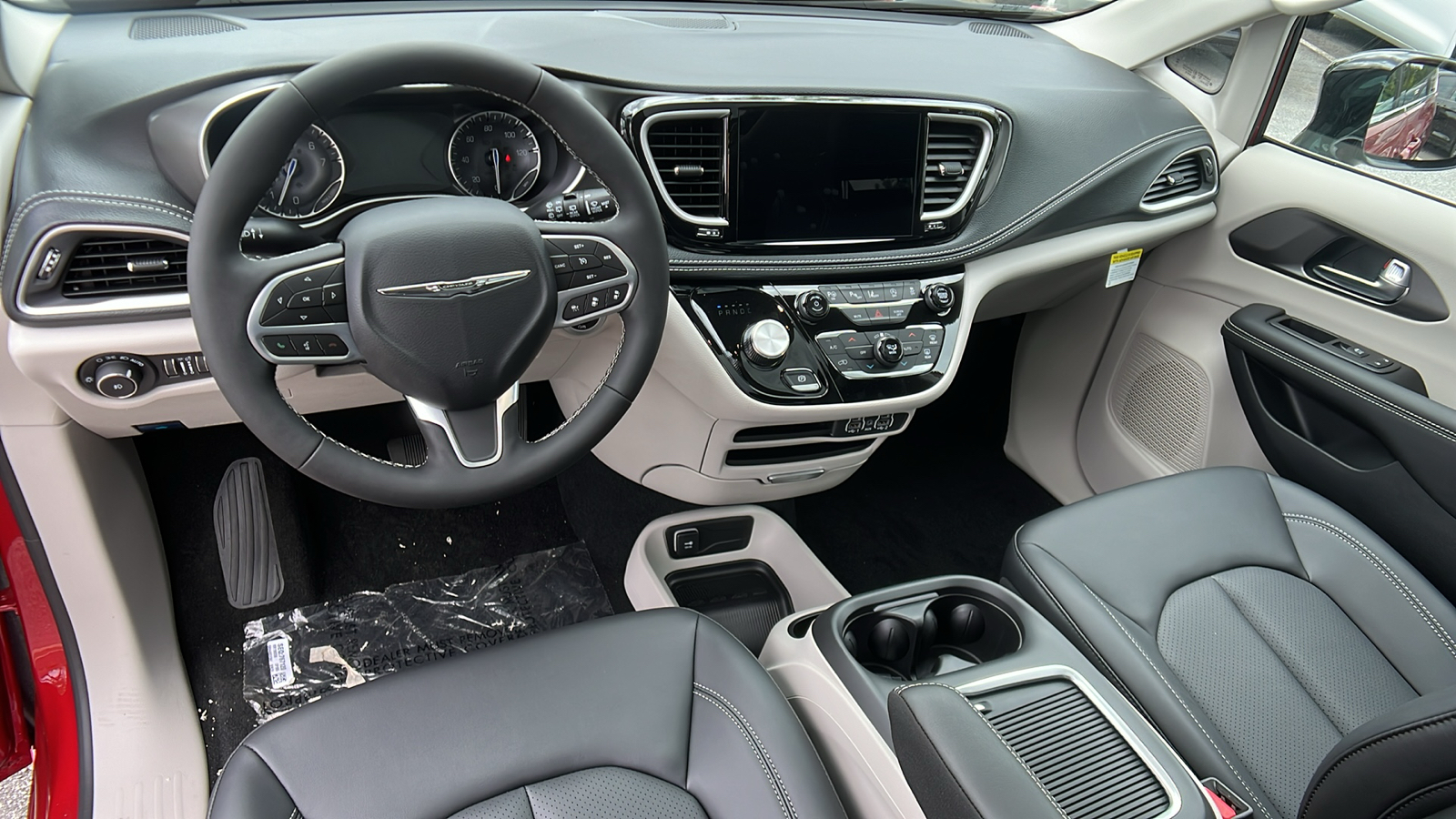 2024 Chrysler Pacifica Touring L 16