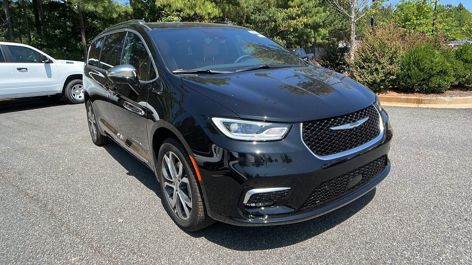 2024 Chrysler Pacifica Pinnacle 3