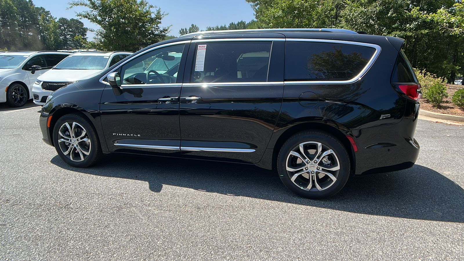 2024 Chrysler Pacifica Pinnacle 8