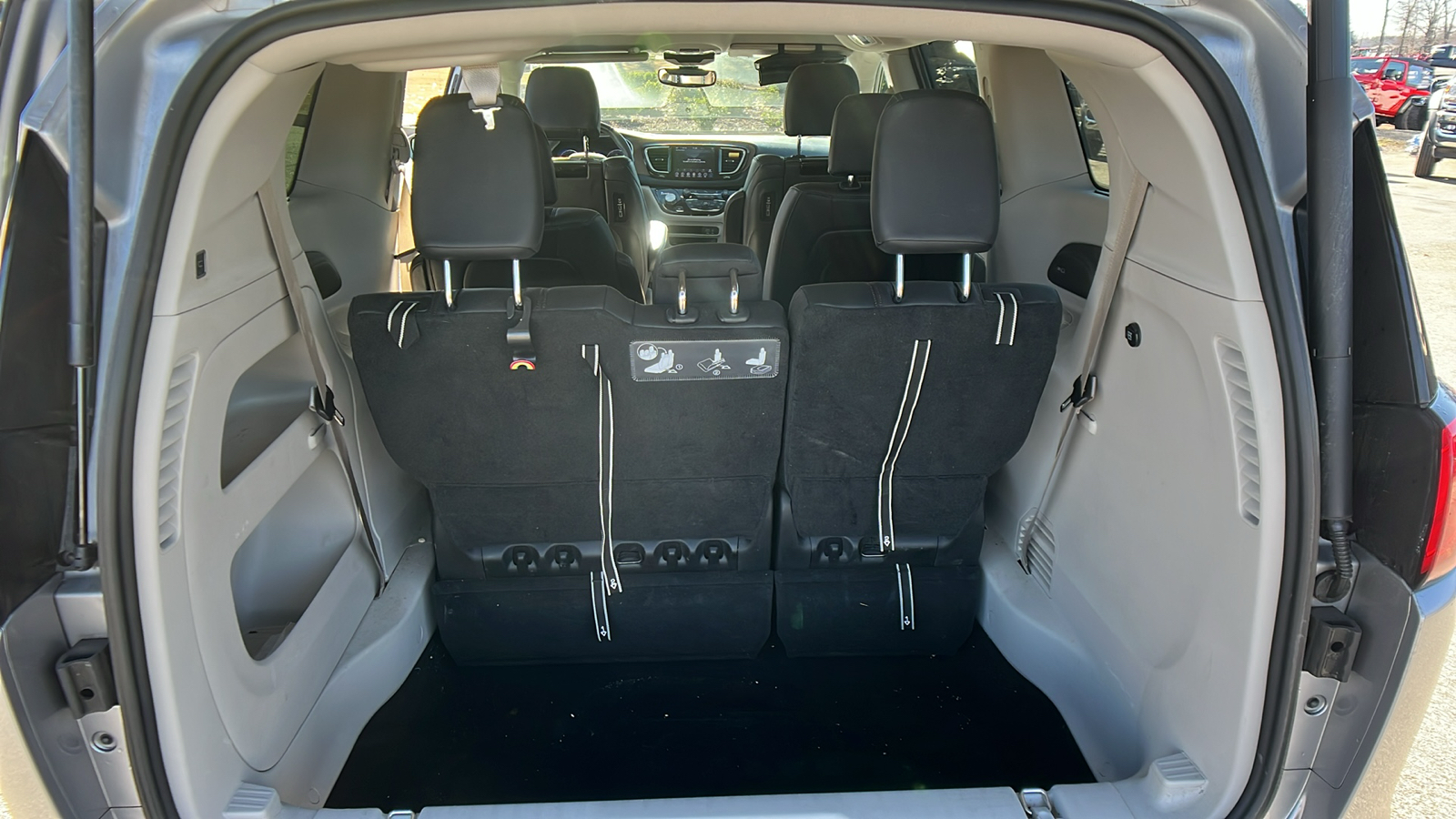 2018 Chrysler Pacifica Touring L Plus 10