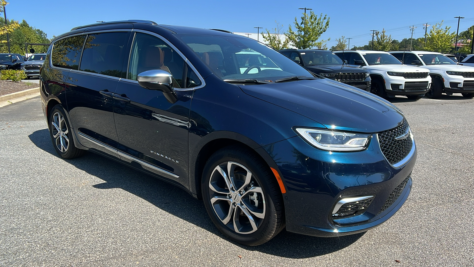 2025 Chrysler Pacifica Pinnacle 3