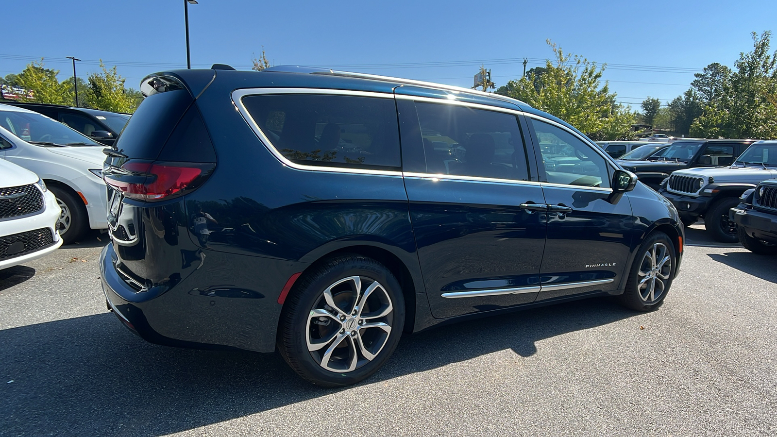 2025 Chrysler Pacifica Pinnacle 5