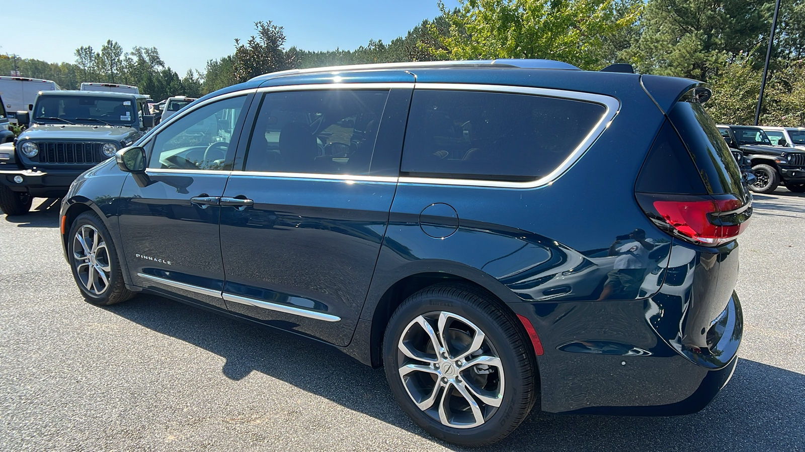 2025 Chrysler Pacifica Pinnacle 7