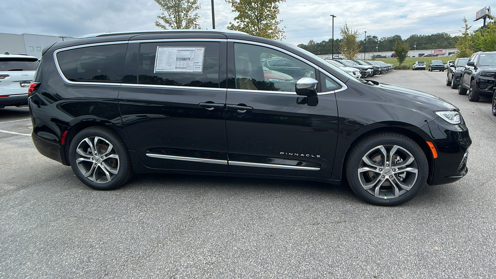 2025 Chrysler Pacifica Pinnacle 4