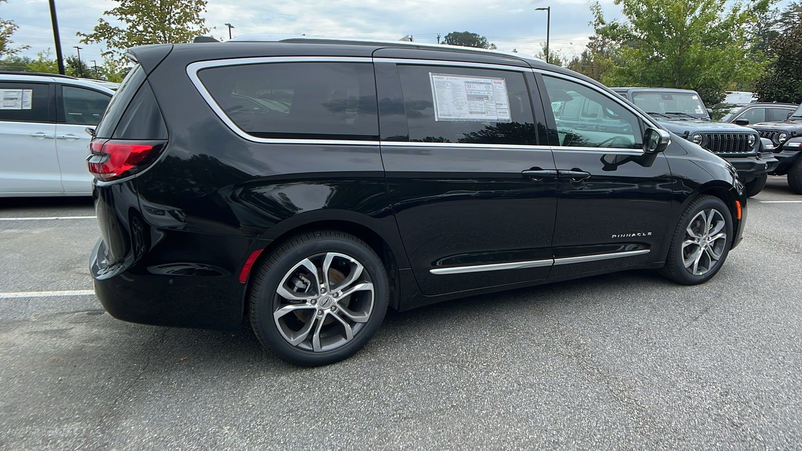 2025 Chrysler Pacifica Pinnacle 5