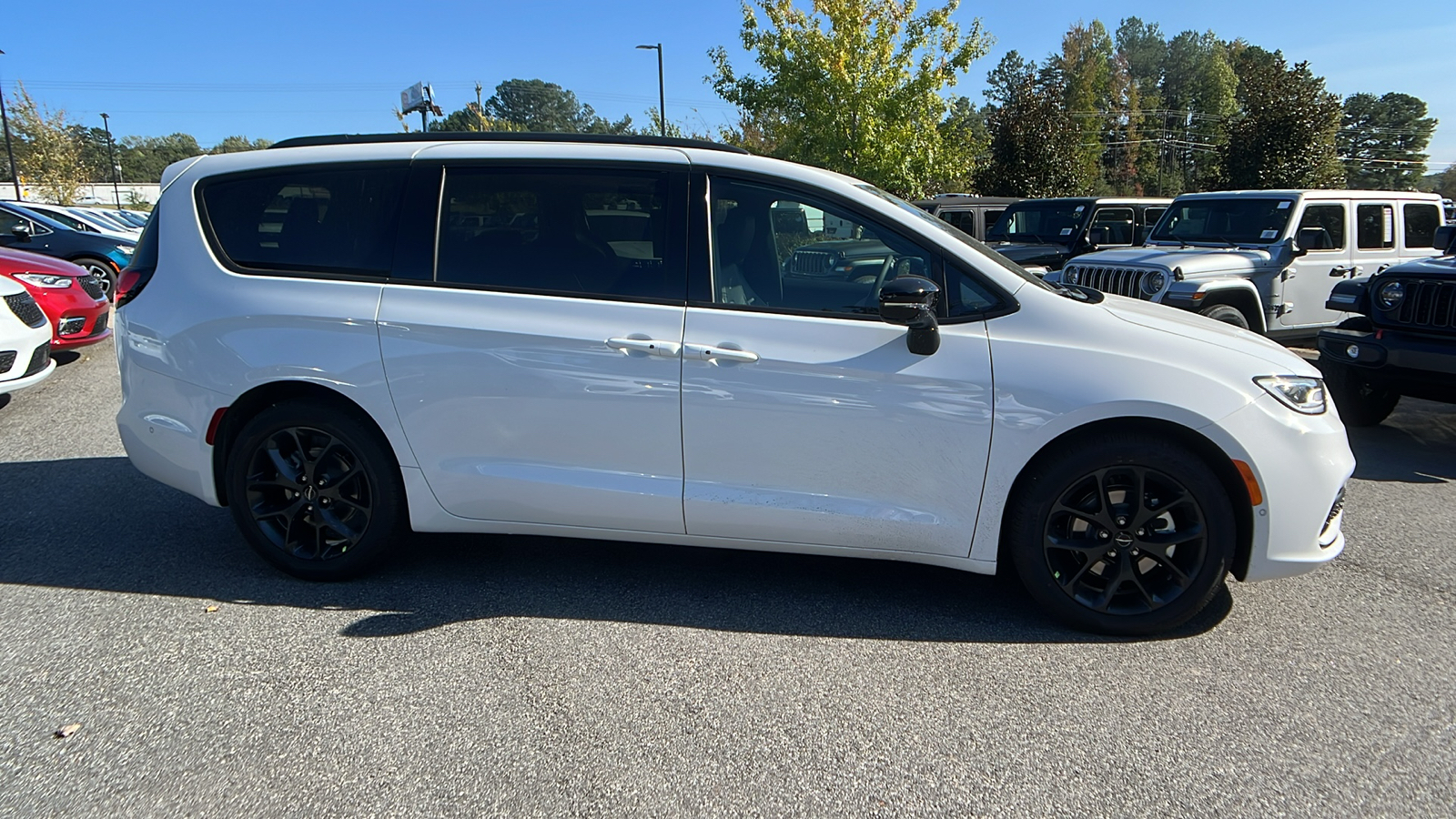 2025 Chrysler Pacifica Limited 4