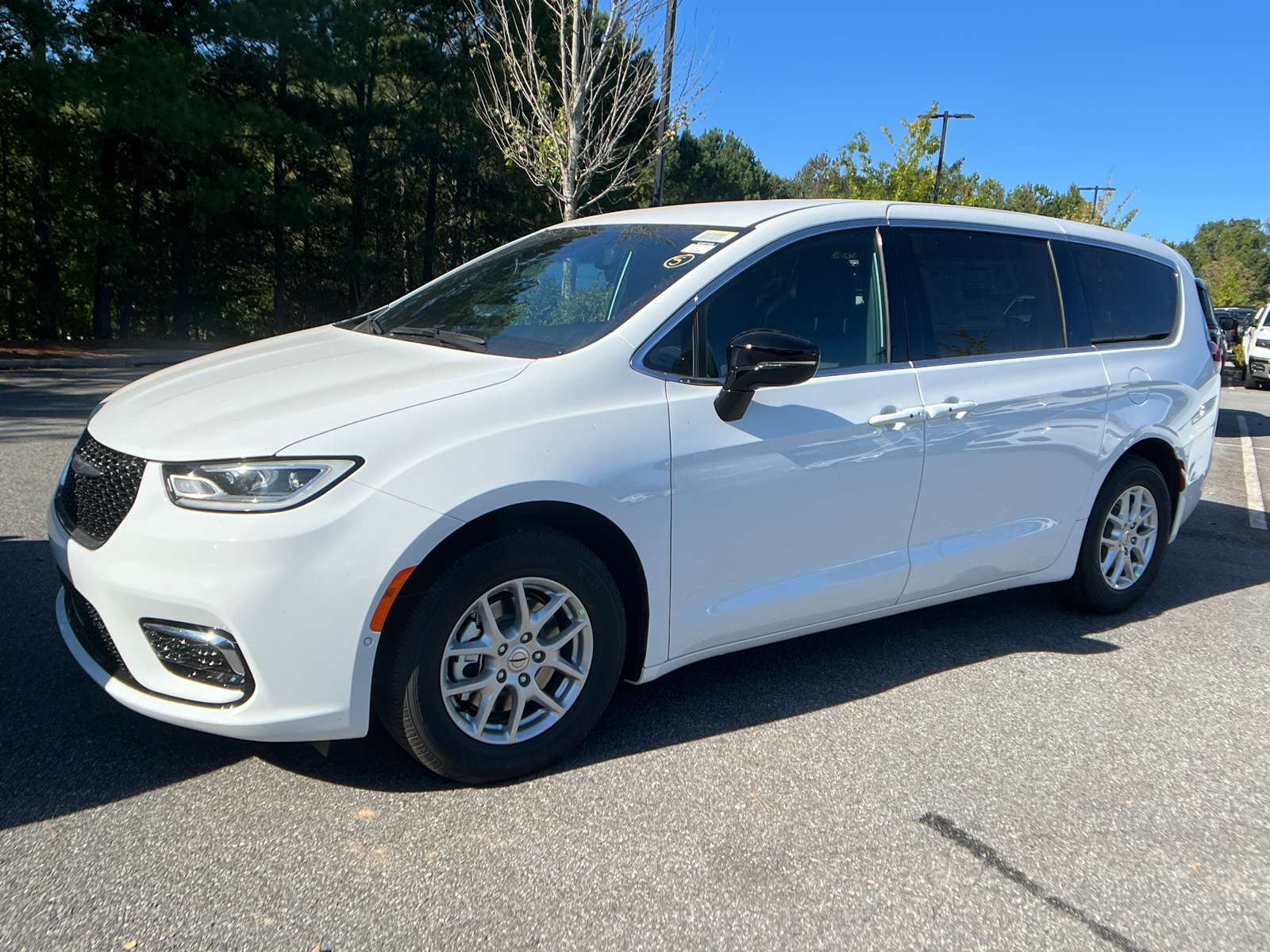 2025 Chrysler Pacifica Select 1