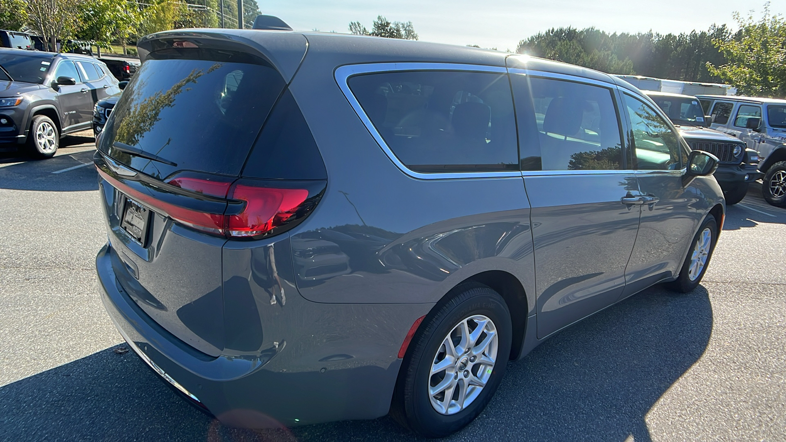 2025 Chrysler Pacifica Select 5