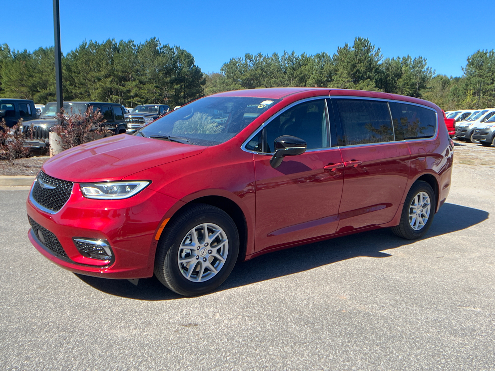 2025 Chrysler Pacifica Select 1