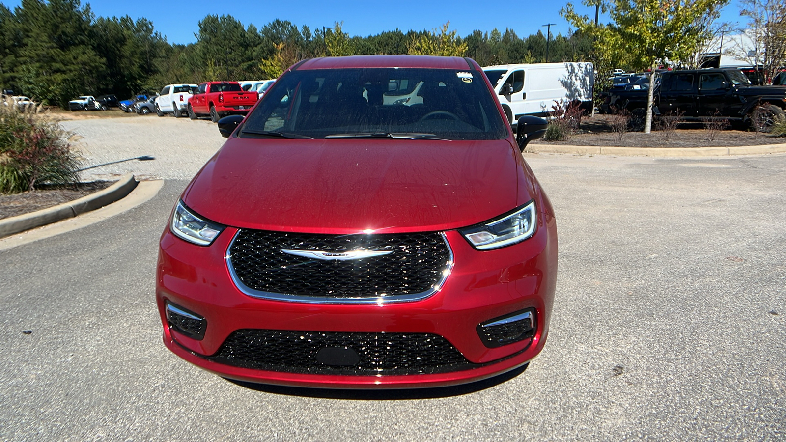 2025 Chrysler Pacifica Select 2