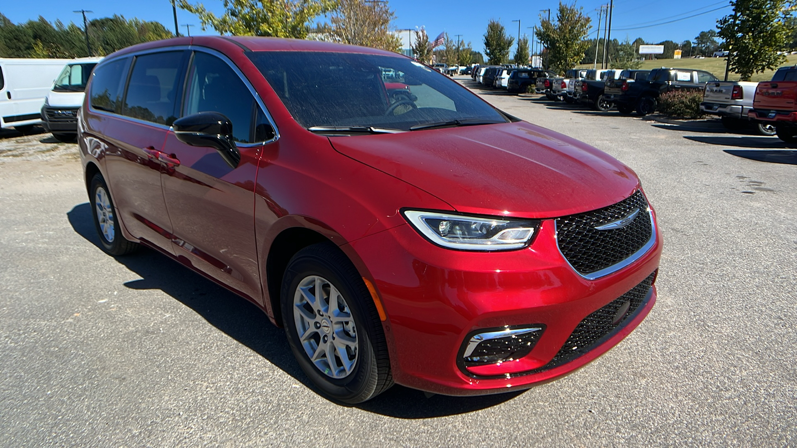 2025 Chrysler Pacifica Select 3