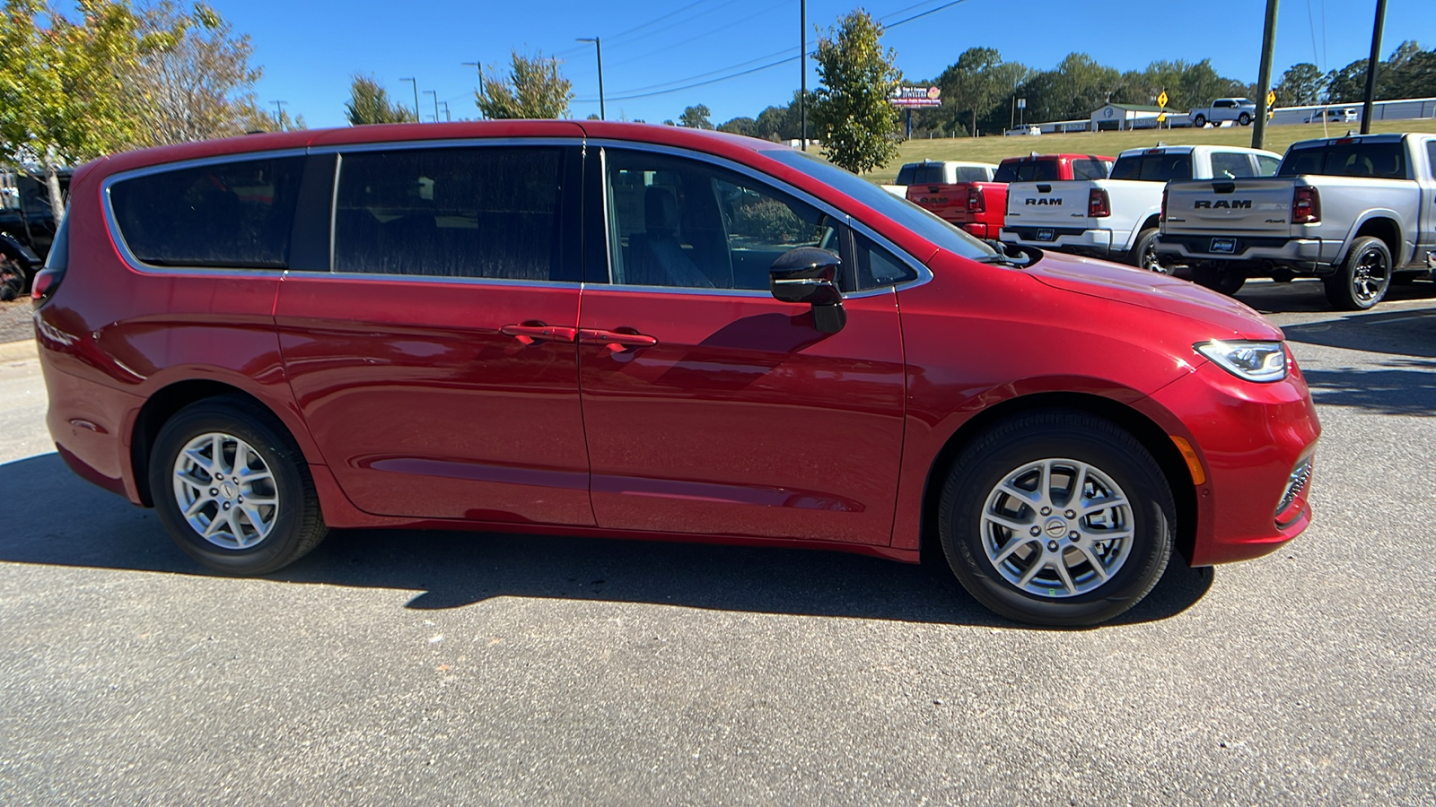 2025 Chrysler Pacifica Select 4