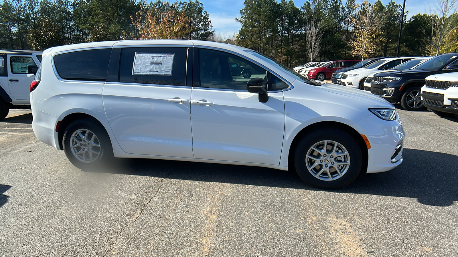 2025 Chrysler Pacifica Select 4