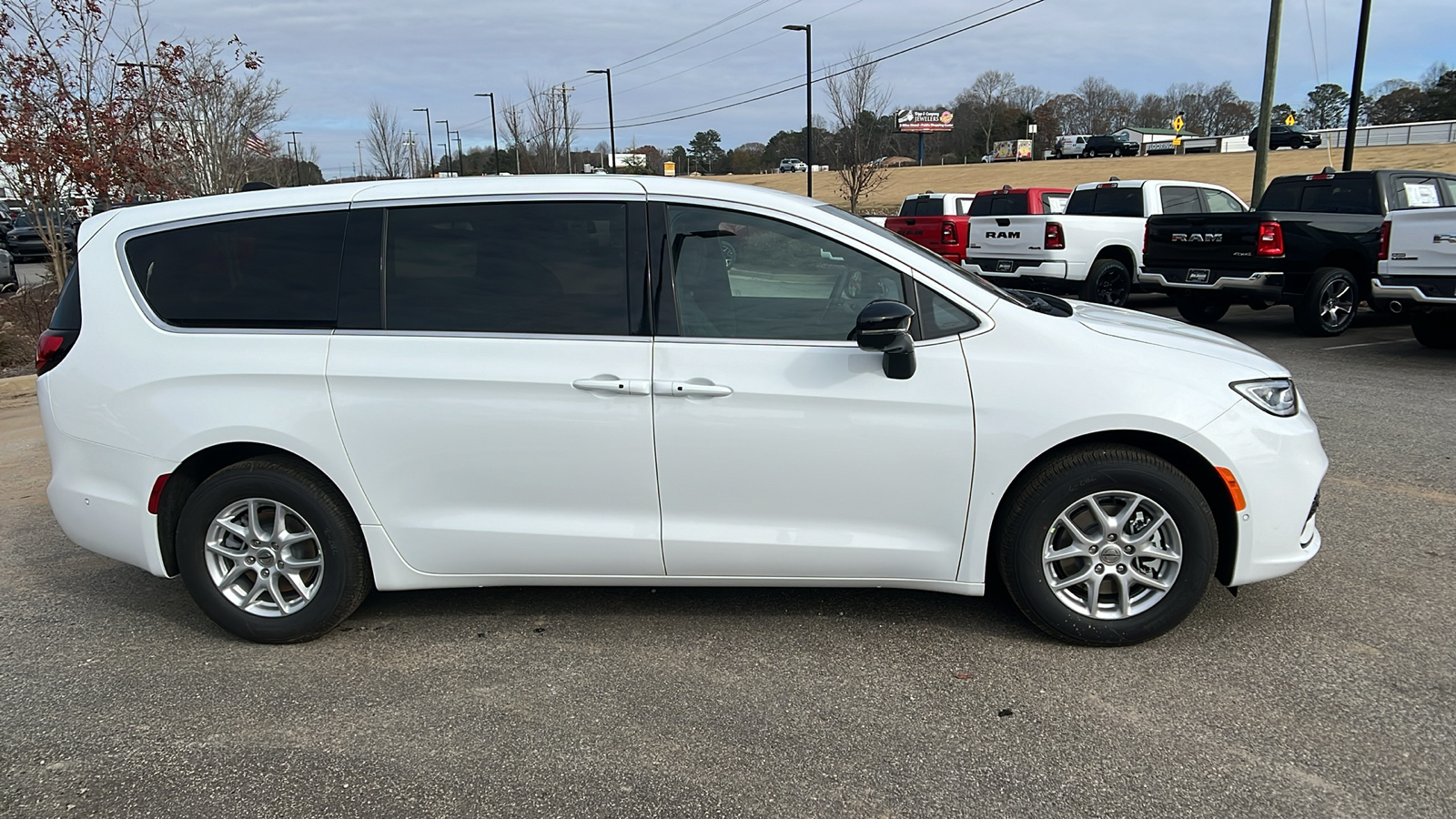 2025 Chrysler Pacifica Select 4