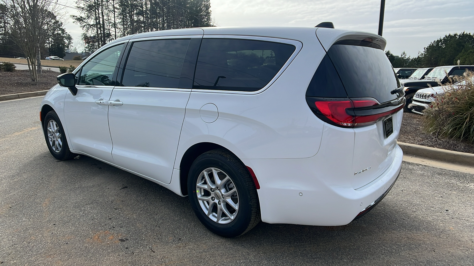 2025 Chrysler Pacifica Select 7