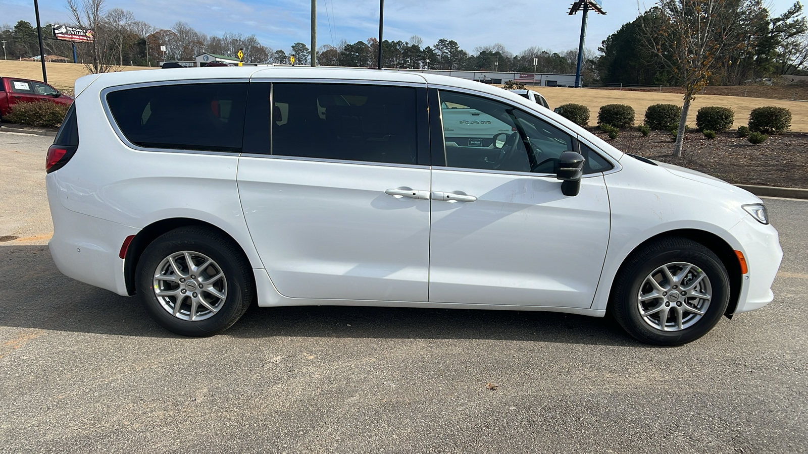 2025 Chrysler Pacifica Select 4