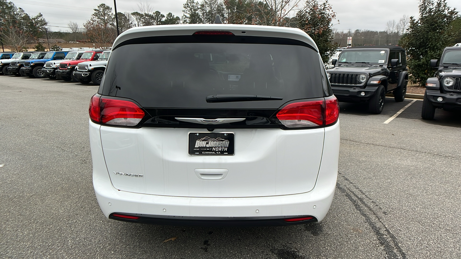 2025 Chrysler Voyager LX 6