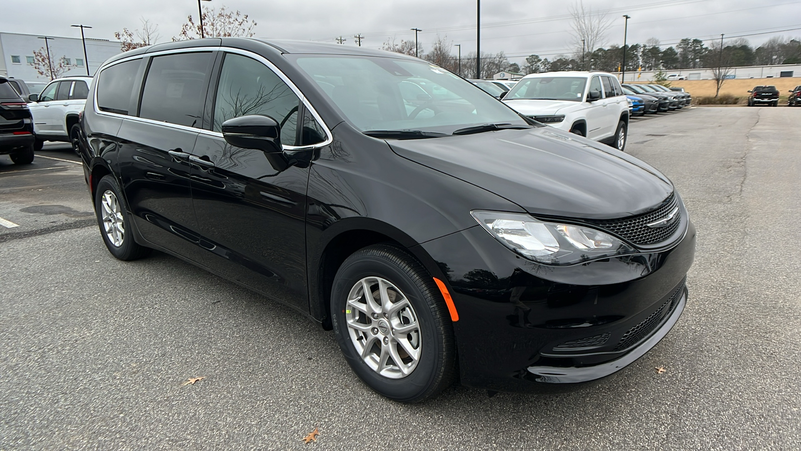 2025 Chrysler Voyager LX 3