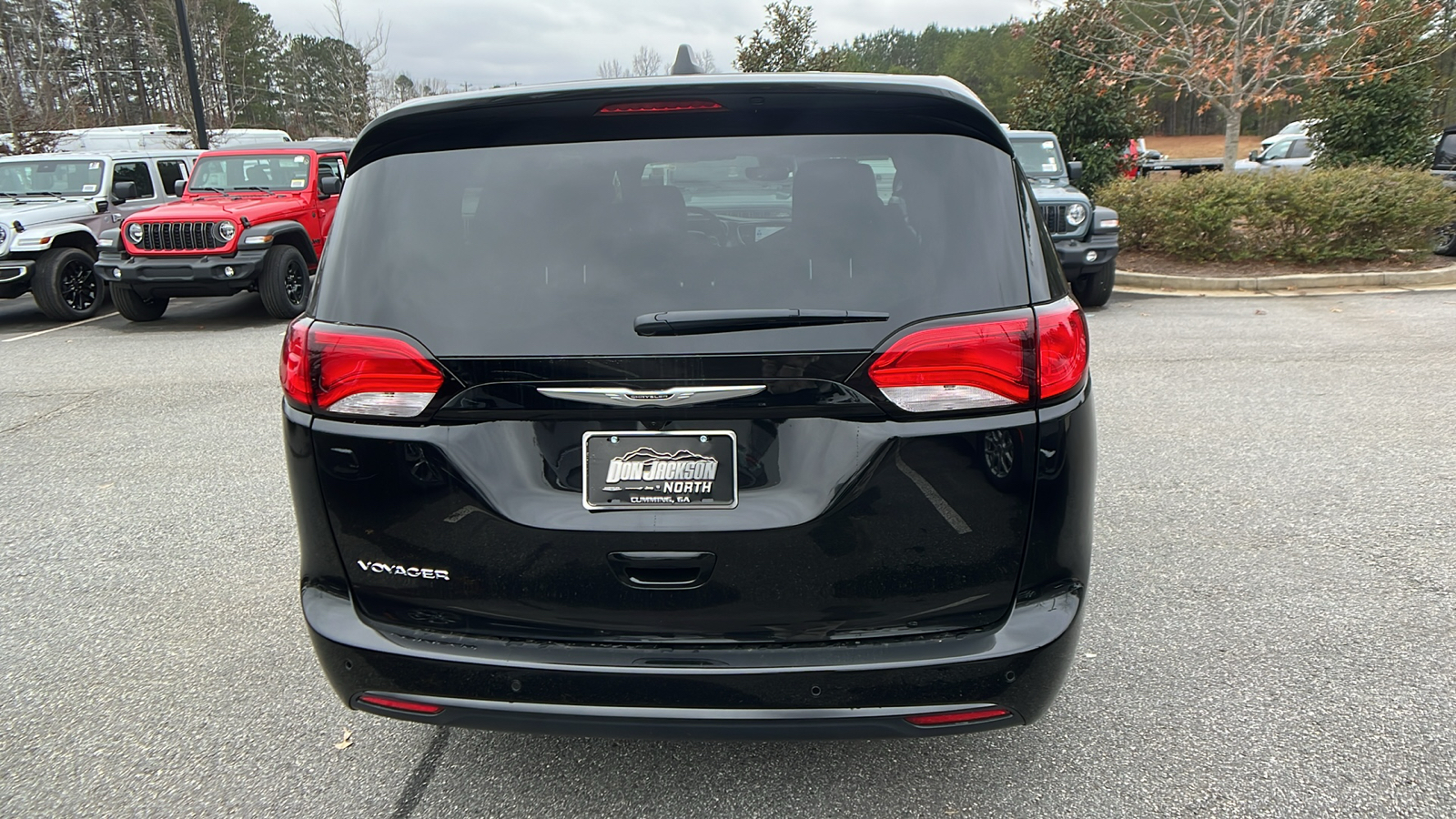 2025 Chrysler Voyager LX 6