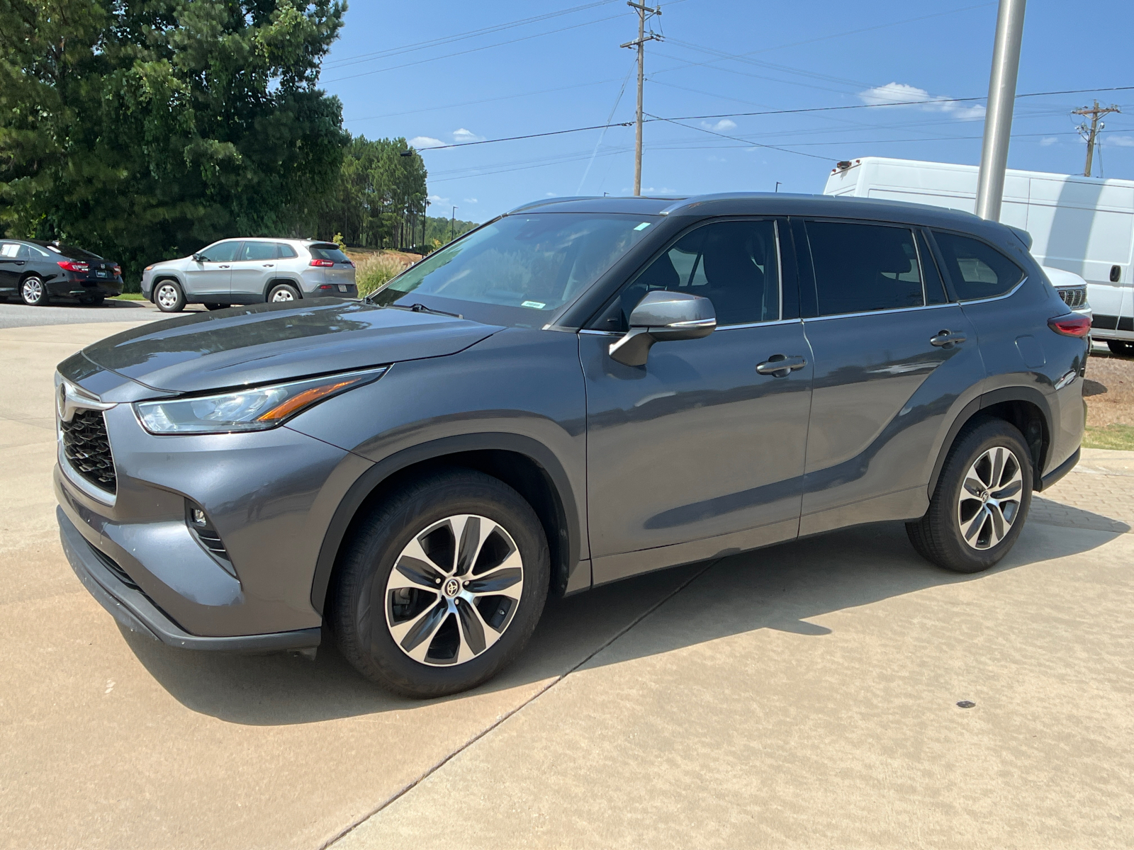 2020 Toyota Highlander XLE 1