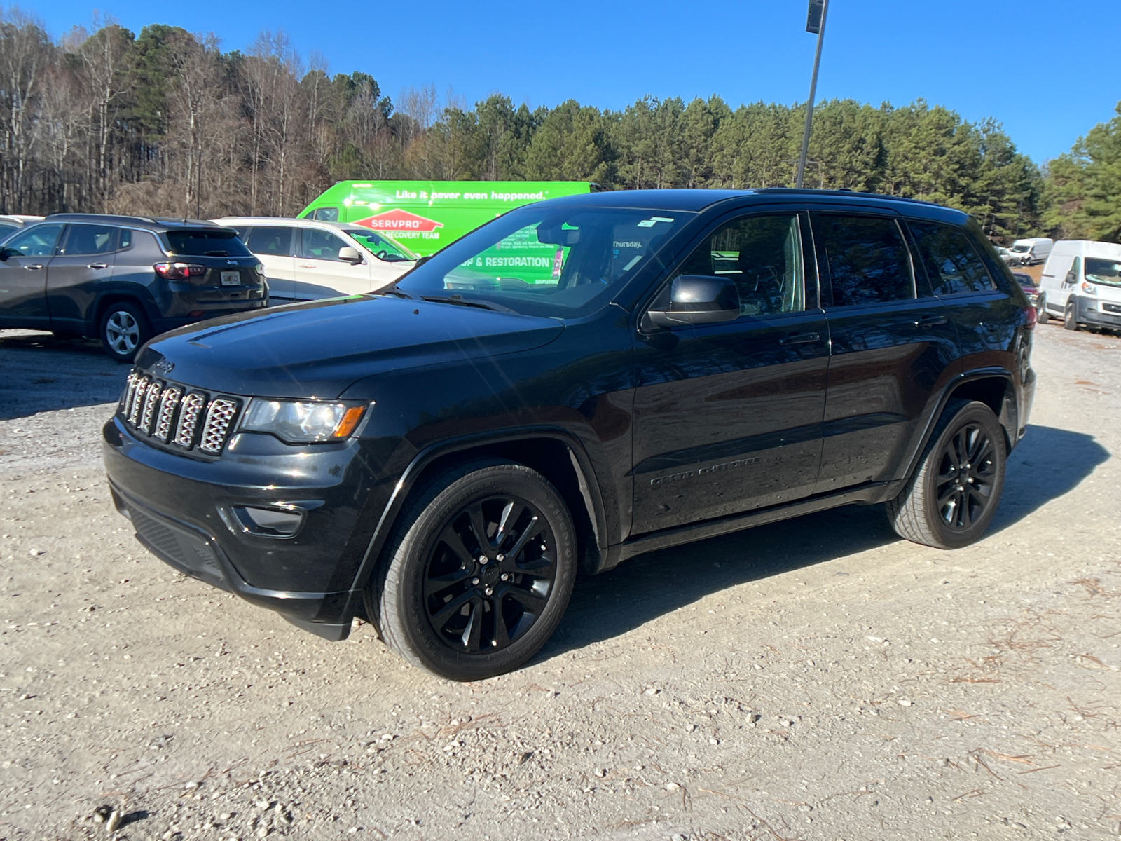 2019 Jeep Grand Cherokee Altitude 1