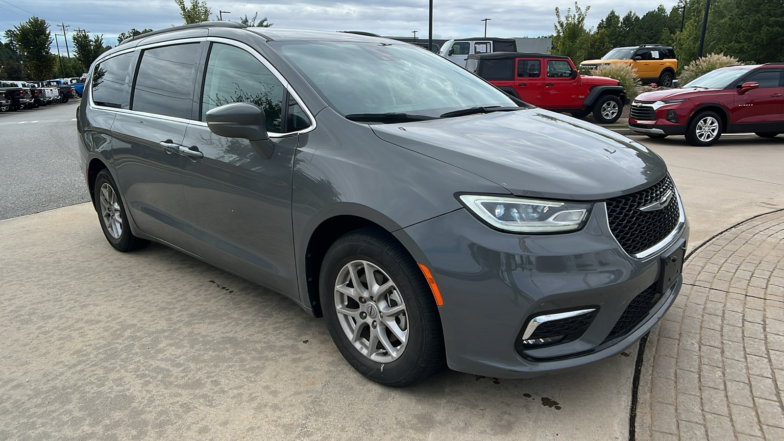 2022 Chrysler Pacifica Touring L 3