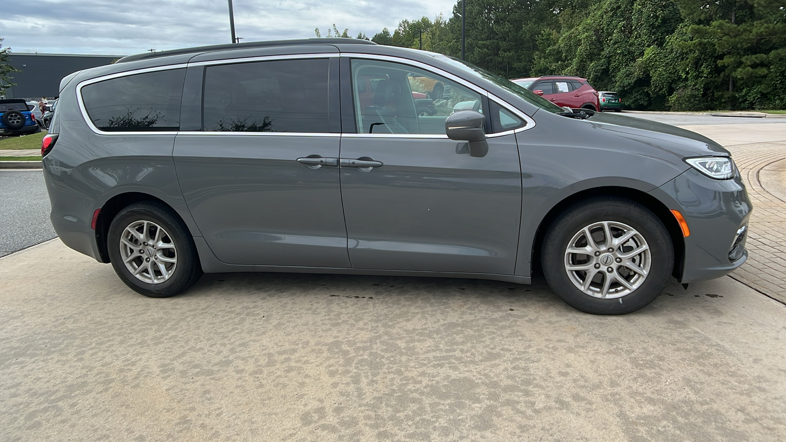 2022 Chrysler Pacifica Touring L 4