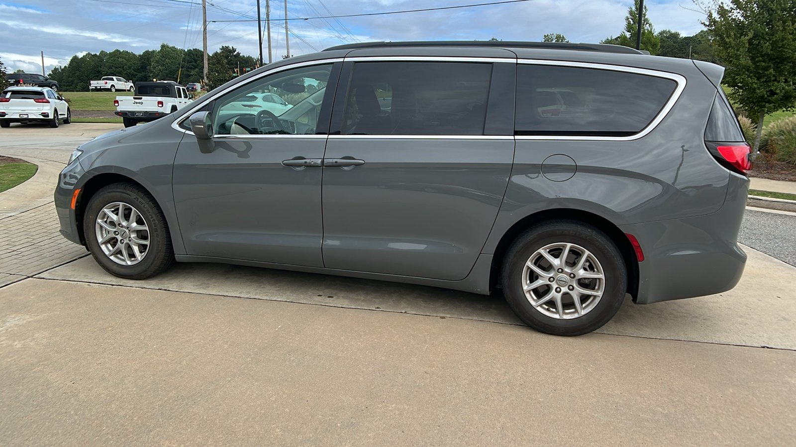 2022 Chrysler Pacifica Touring L 8