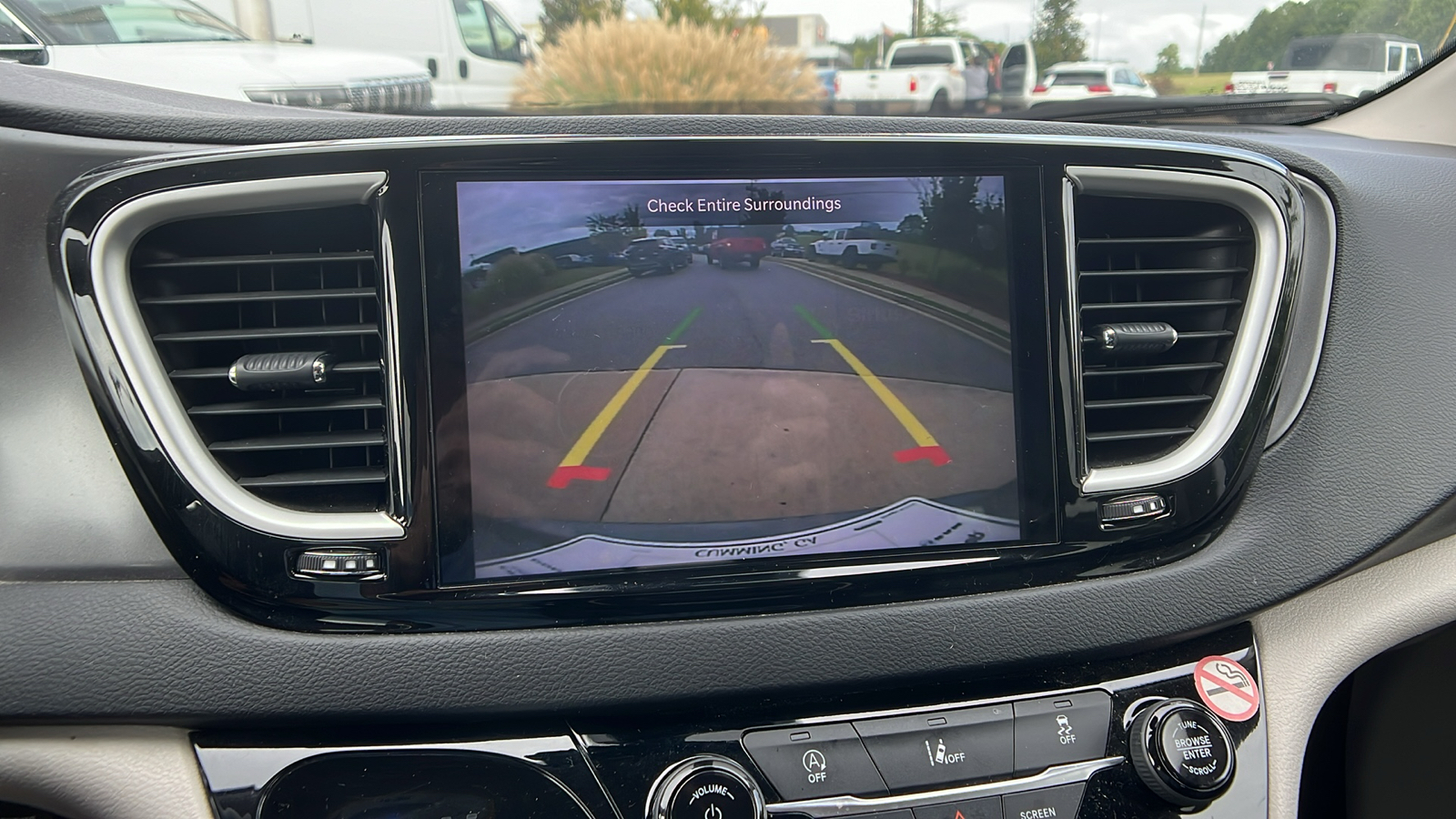 2022 Chrysler Pacifica Touring L 25