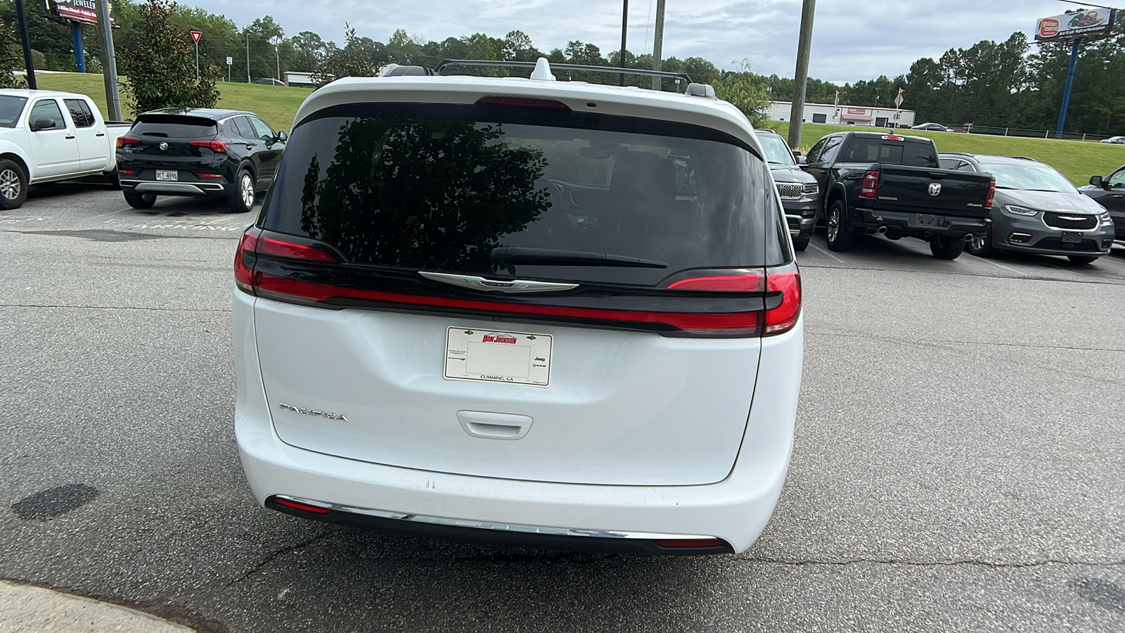 2022 Chrysler Pacifica Touring L 6