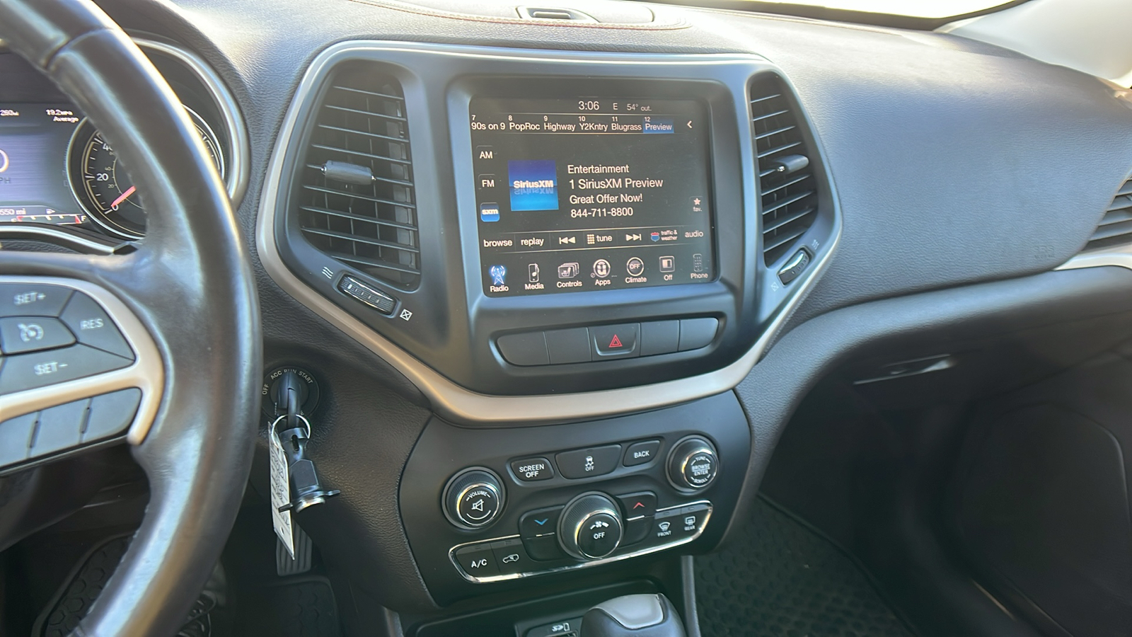 2014 Jeep Cherokee Trailhawk 26