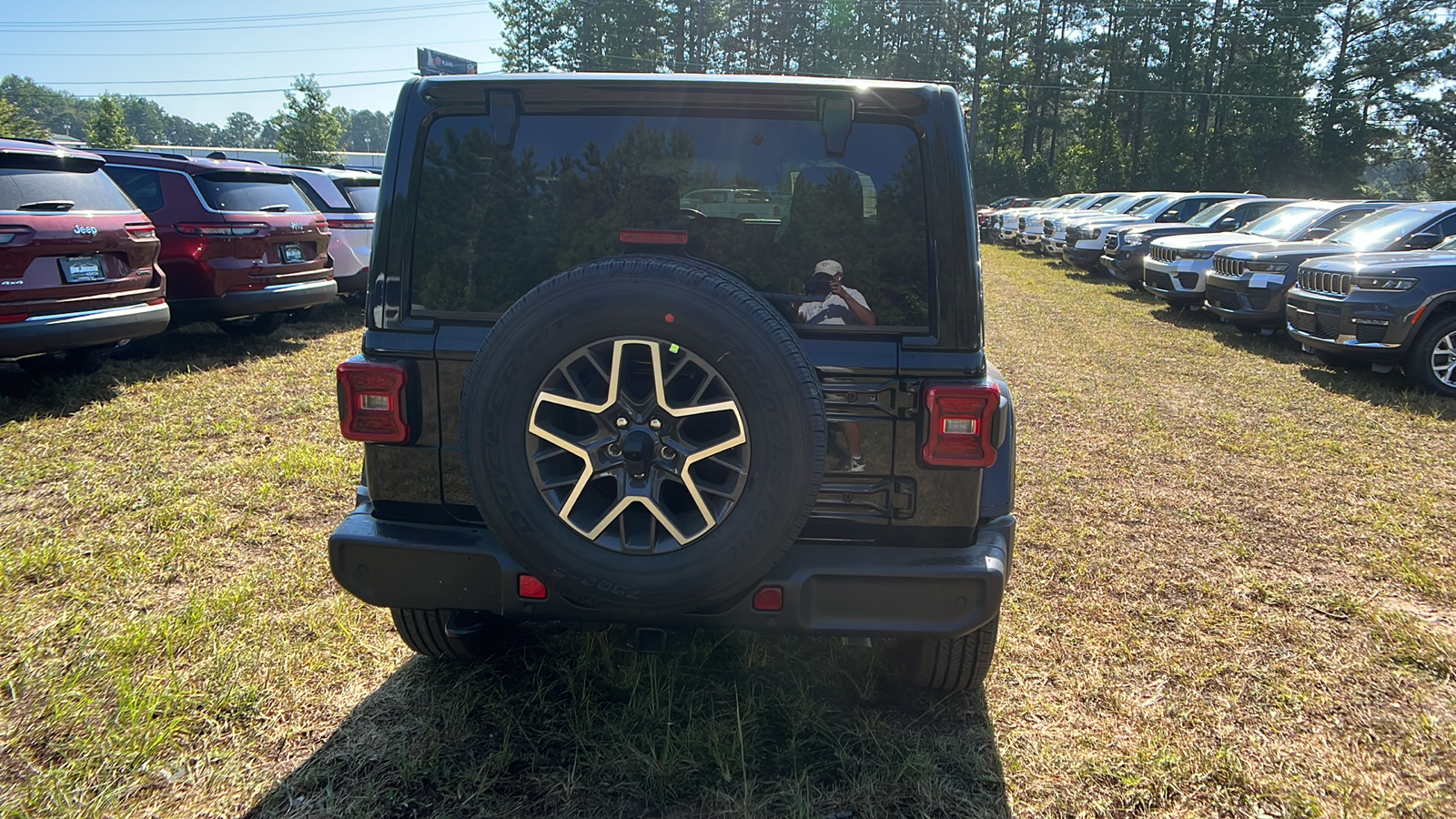 2024 Jeep Wrangler Sahara 6