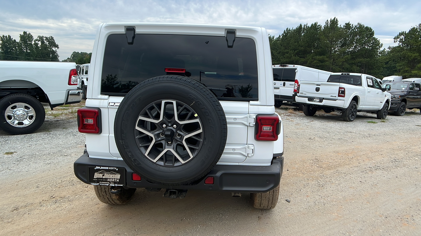 2024 Jeep Wrangler Sahara 6