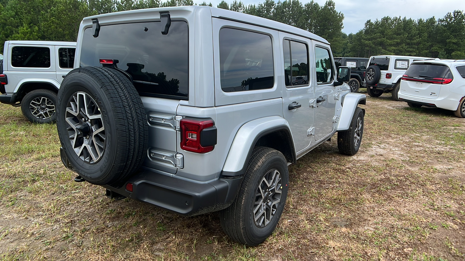 2024 Jeep Wrangler Sahara 5