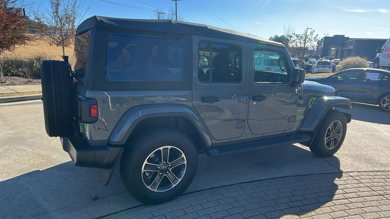 2023 Jeep Wrangler Sahara 5