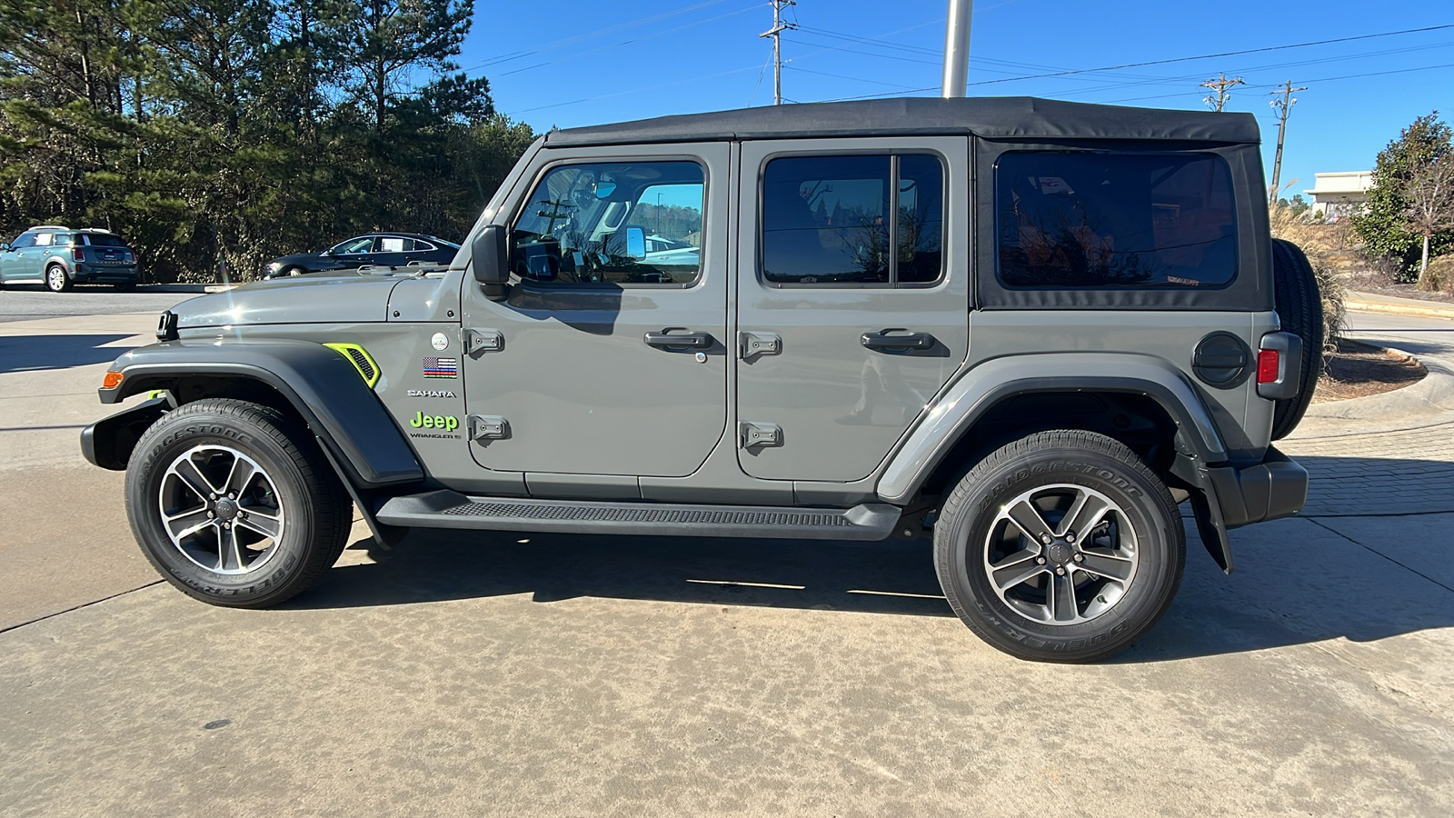 2023 Jeep Wrangler Sahara 8