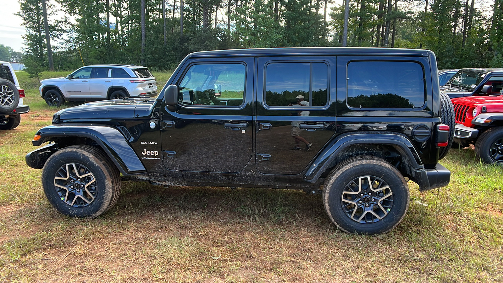 2024 Jeep Wrangler Sahara 8