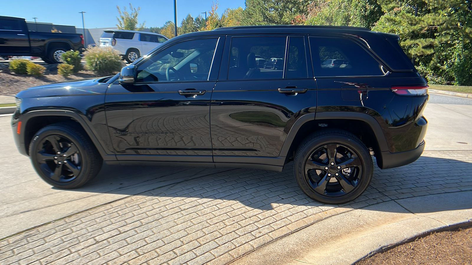 2024 Jeep Grand Cherokee Altitude X 8