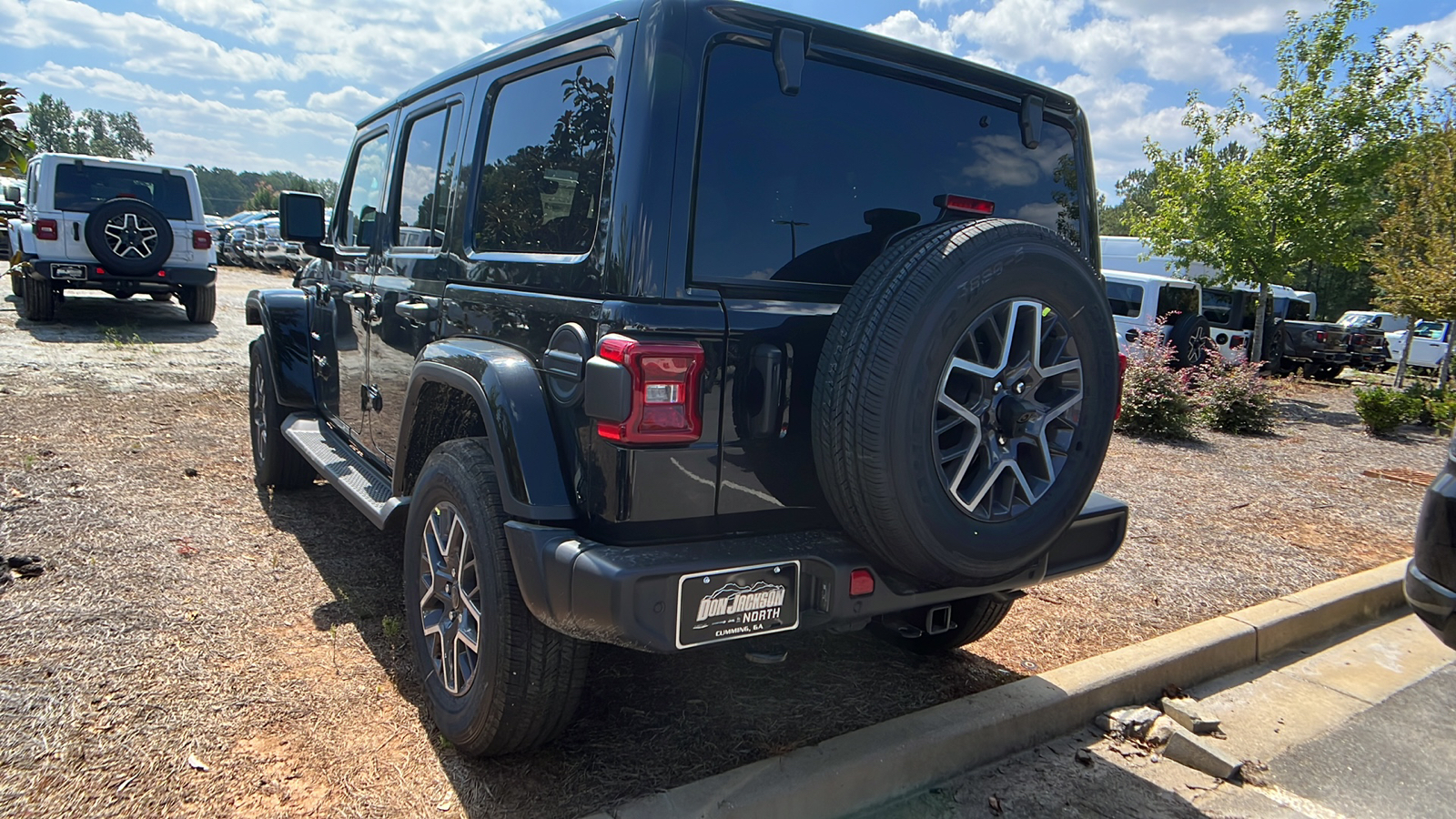 2024 Jeep Wrangler Sahara 7