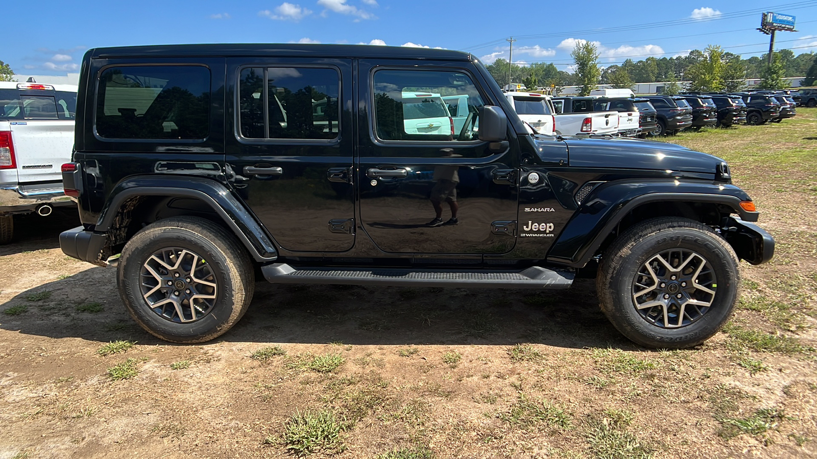 2024 Jeep Wrangler Sahara 4