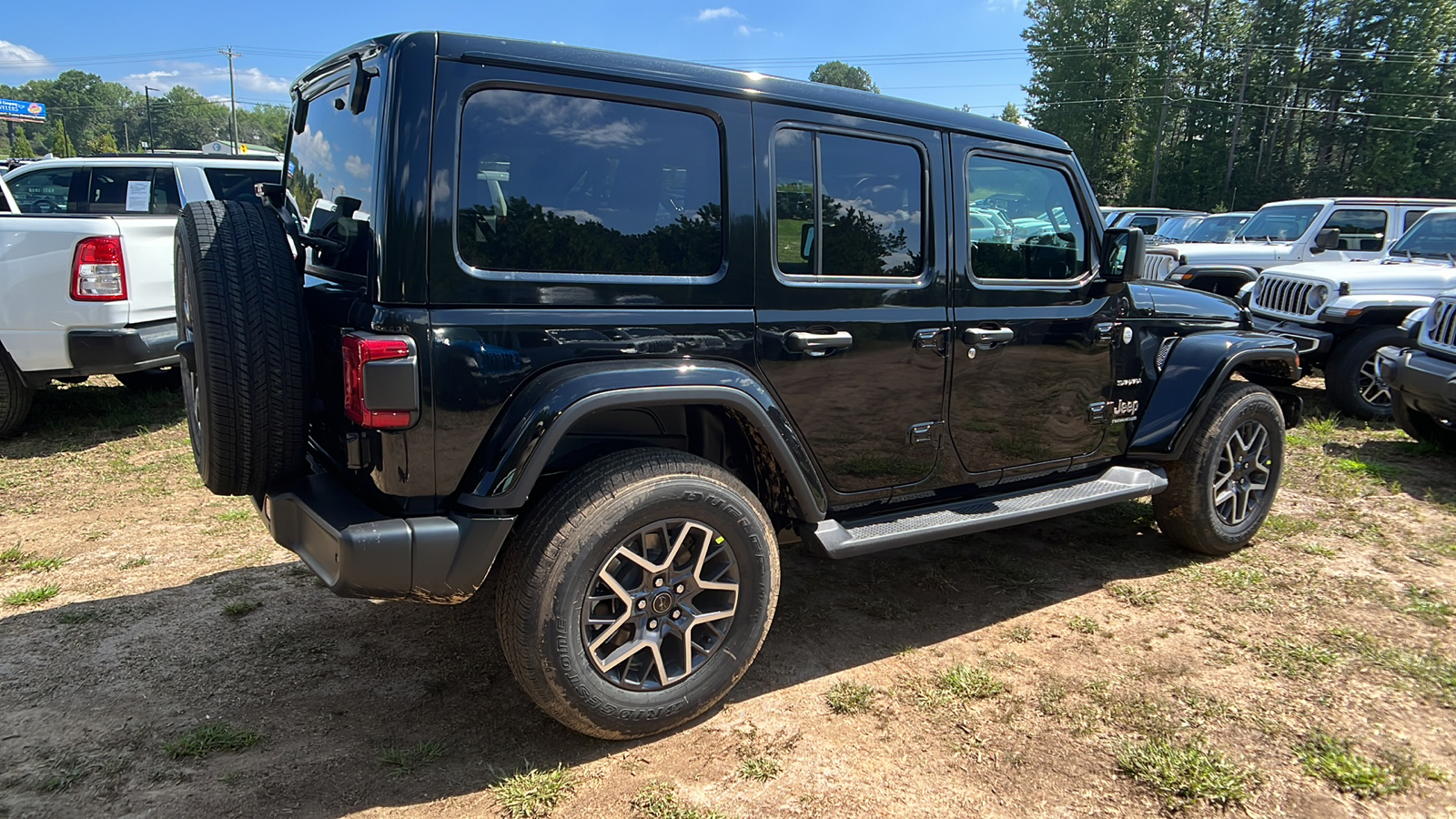 2024 Jeep Wrangler Sahara 5