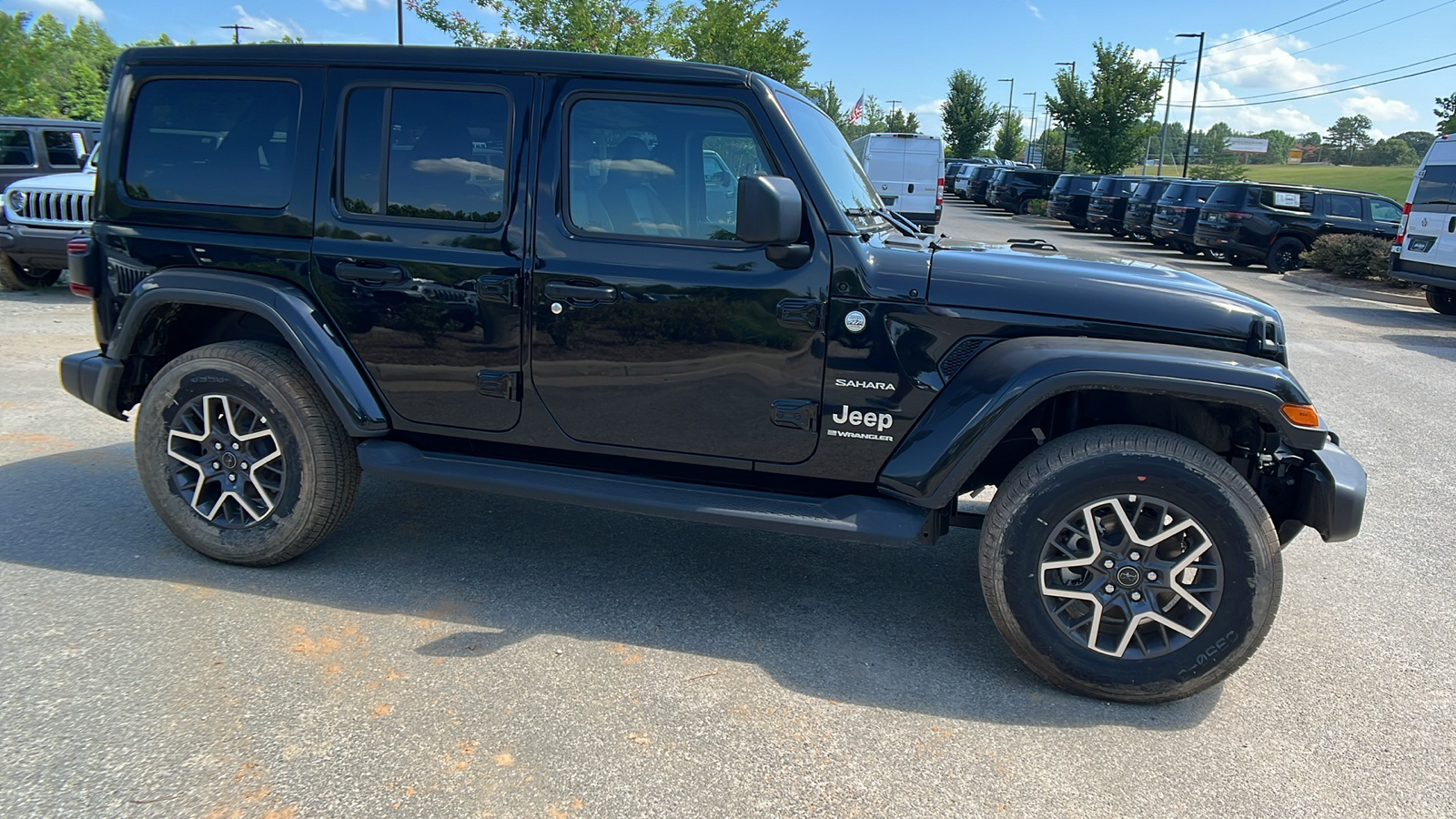 2024 Jeep Wrangler Sahara 4