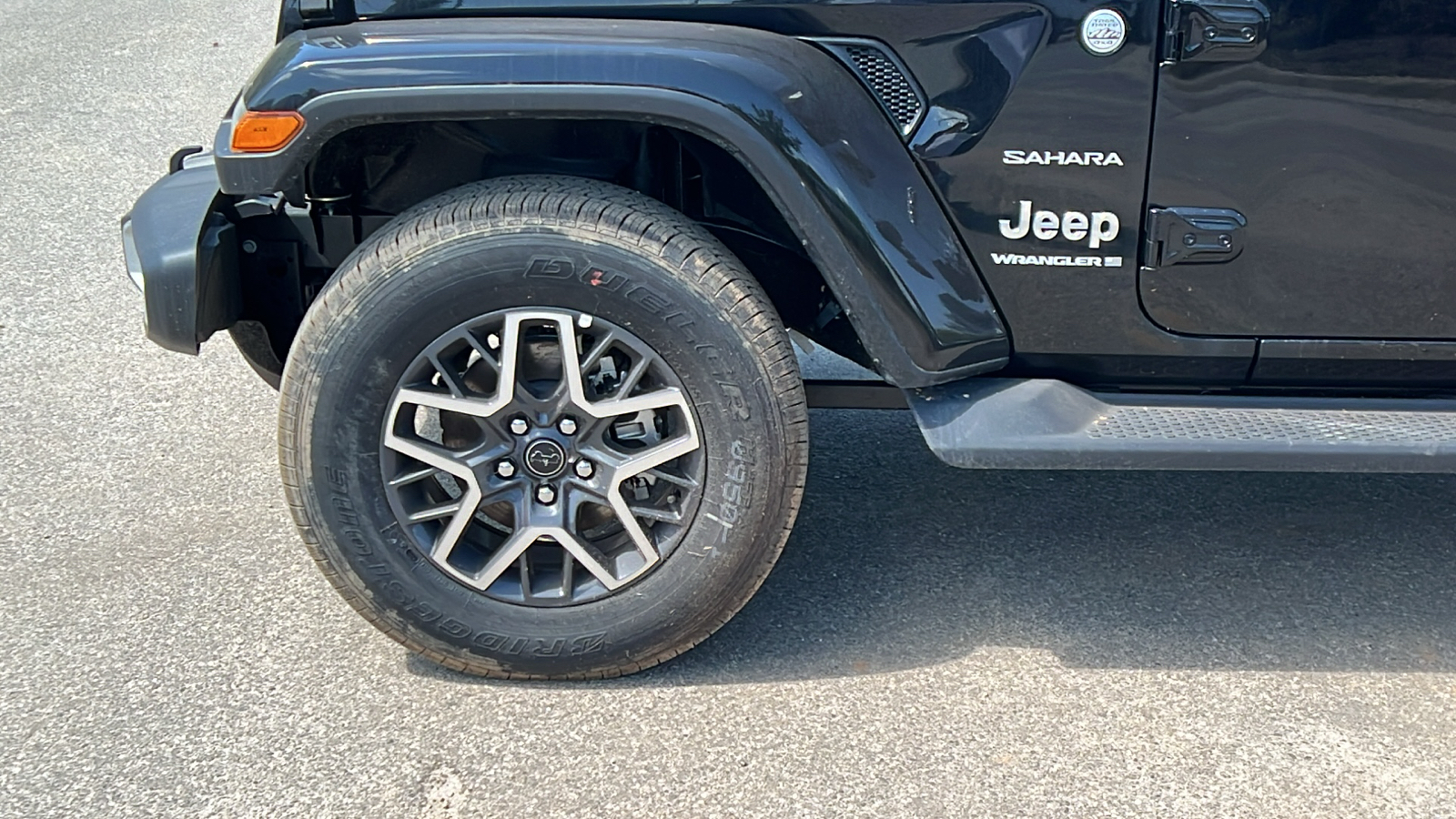 2024 Jeep Wrangler Sahara 9