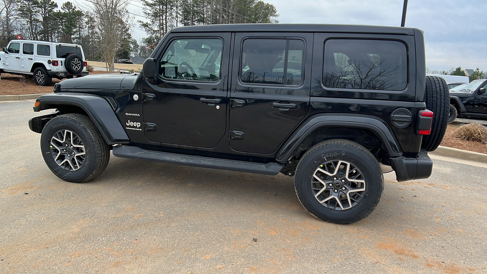 2024 Jeep Wrangler Sahara 8