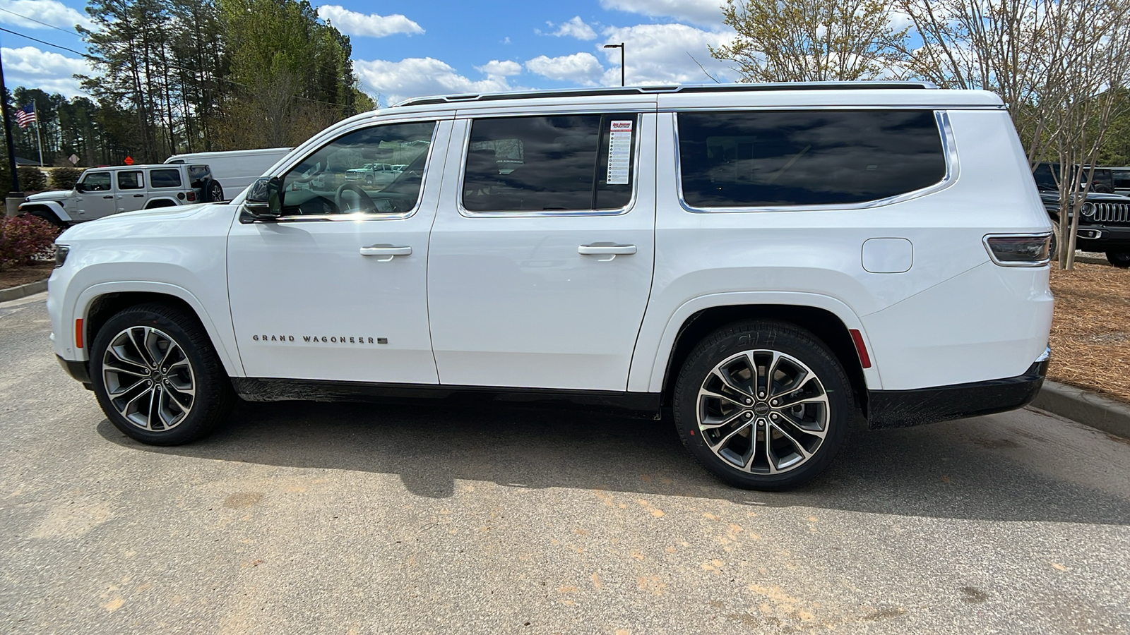 2024 Jeep Grand Wagoneer L Series III 8